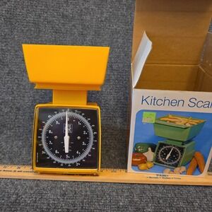 Vtg Kitchen King Yellow Mechanical Kitchen Scale U.S Metric Weight With Box